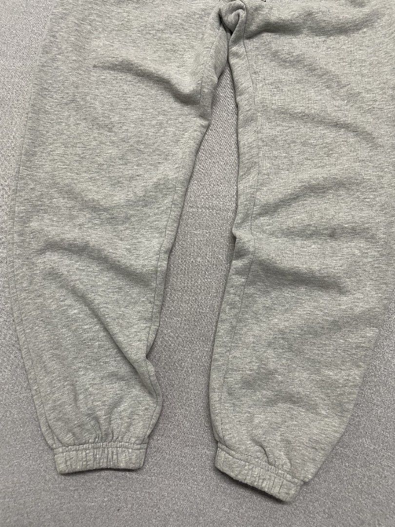 Celine Triomphe Sweatpants (Category: Joggers) located in Manila. Submitted by _retrovate (Listing ID 1464463269, Image 3). Description: medium as new.