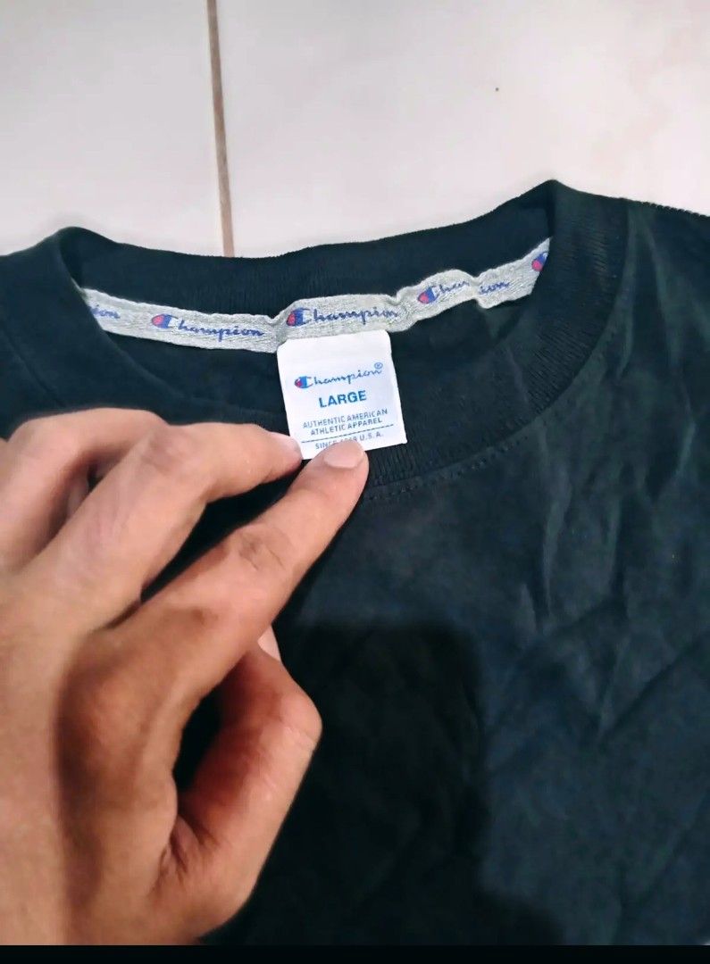 Champion shirt Authentic (ukay) (Category: Activewear) located in Aroroy. Submitted by louiefinds26 (Listing ID 1464393381, Image 3). Description: Like new Big C logo Authentic.