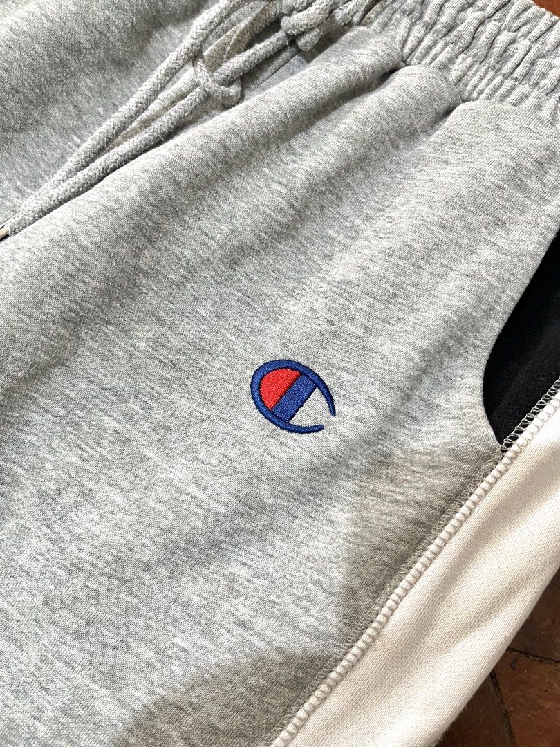 Champion sweat pants (Category: Joggers) located in Manila. Submitted by oloip.thrift (Listing ID 1464396040, Image 3). Description: Size: L on tag Dimes: 24/37 (adjustable waist) Color rate: 10/10 Excellent condition No issue .