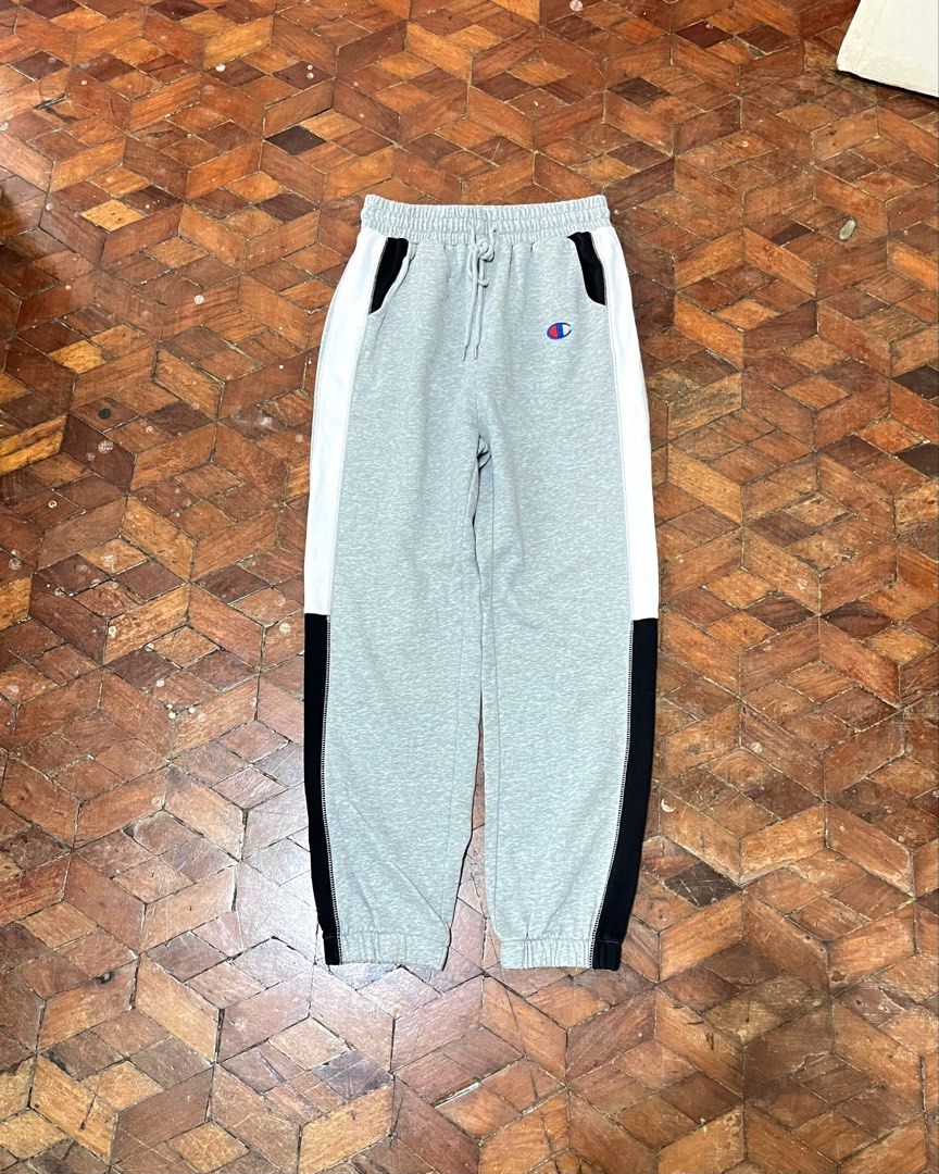 Champion sweat pants (Category: Joggers) located in Manila. Submitted by oloip.thrift (Listing ID 1464396040, Image 1). Description: Size: L on tag Dimes: 24/37 (adjustable waist) Color rate: 10/10 Excellent condition No issue .