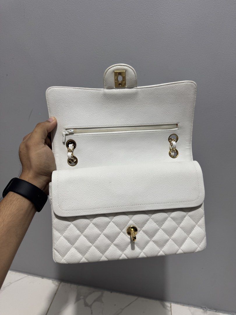 Chanel double flap bag (Category: Luxury Bags & Wallets) located in Dagupan City. Submitted by armoirelux (Listing ID 1464416438, Image 3). Description: Rank A Sign of usage Legit.