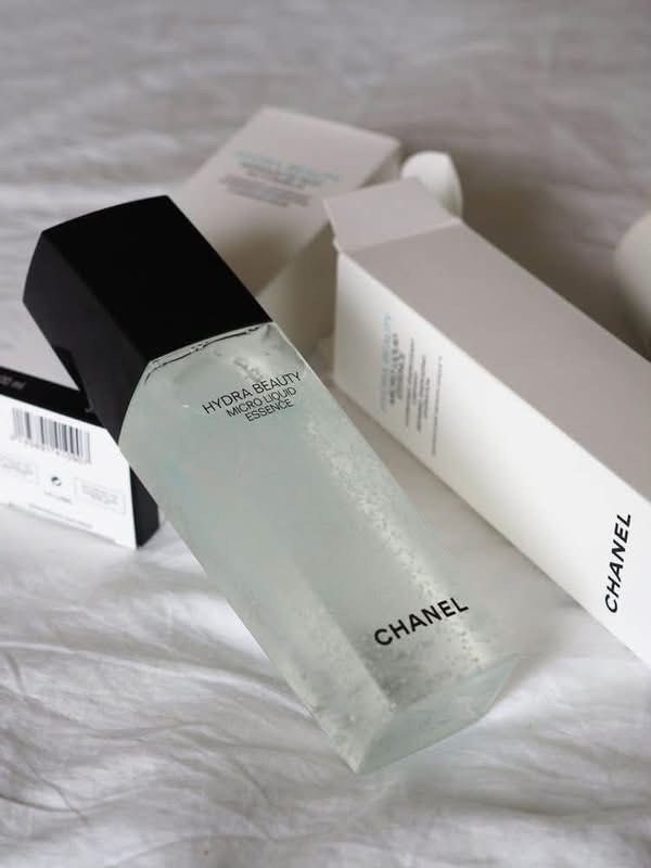CHANEL Hydra Beauty Liquid Essence (Category: Face Care) located in Bulacan. Submitted by shopwithme_23 (Listing ID 1464544625, Image 1). Description: SALE‼️SALE‼️ • with box • 150ml, fullsize • 1 slot only ▫️3,400 onlyyyy Retails for 6-8k+++ .