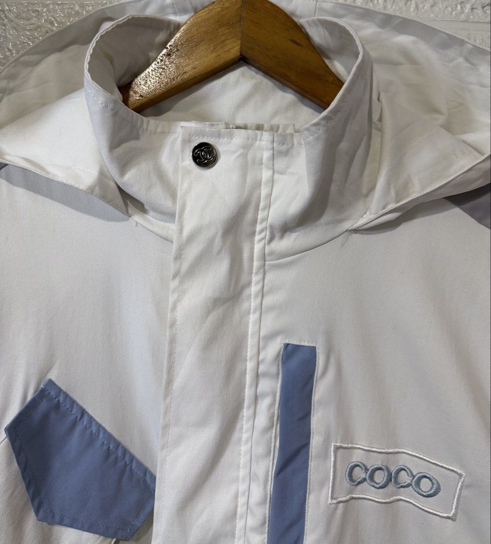 CHANEL WHITE HOODED JACKET (Category: Luxury Apparel) located in Baguio. Submitted by kds_stuffs (Listing ID 1464498873, Image 3). Description: Mine: 1.5k 📍COCO CH4N3L white hooded jacket 😍 Embroidered design ✨ Naka ch4n3l all buttons & zippers ✨ Size: L-XL Dimension: 28.5L x 24W Color rate: 9/10 Issue: ❌ Excellent condition Need wash Gandara neto 💗.