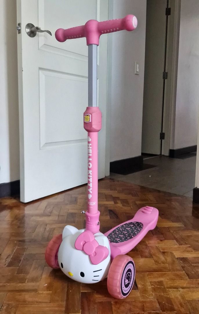 Chaser Hello Kitty scooter (Category: Skates, Rollerblades & Scooters) located in Taguig. Submitted by wiseslis15528 (Listing ID 1464396110, Image 1). Description: The scooter was bought as a New Year's gift for my daughter (Purchased at the official Chaser store in MOA.). It saw very little use because riding scooters is prohibited in the residential complex where we live—which is why we are selling it. It is very convenient and has no damage. T