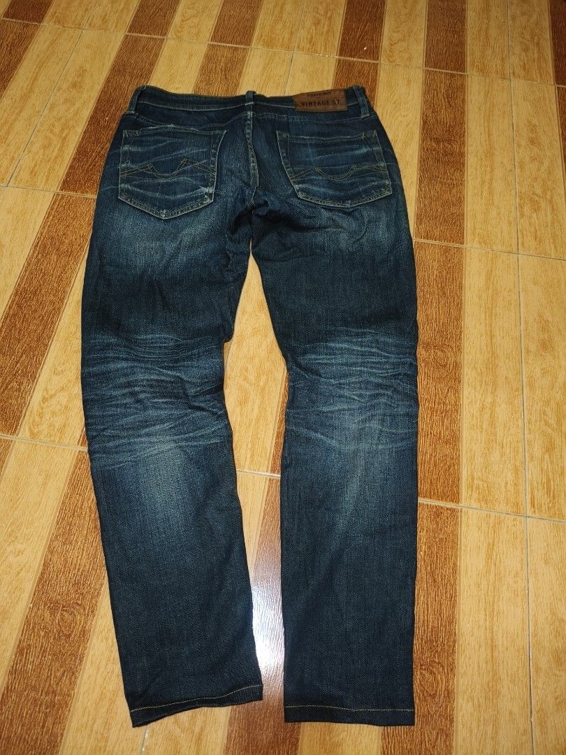 CHEVIGNON VINTAGE 57 (Category: Luxury Apparel) located in Calamba. Submitted by mightystorm.adb589 (Listing ID 1464445121, Image 3). Description: .