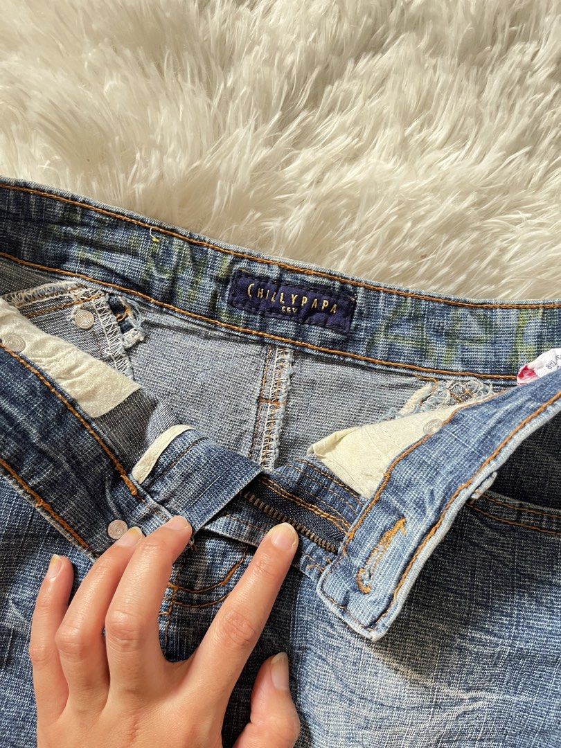 Chilly Papa Denim Skirt Size 26 (Category: Skirts) located in Valenzuela. Submitted by lovepatt (Listing ID 1464430916, Image 2). Description: - Chilly Papa blue denim mini skirt - Classic five-pocket design - Zip fly closure - Distressed wash details - Made of 100% cotton - Approximately 15 inches in length - Ideal for casual outfits.