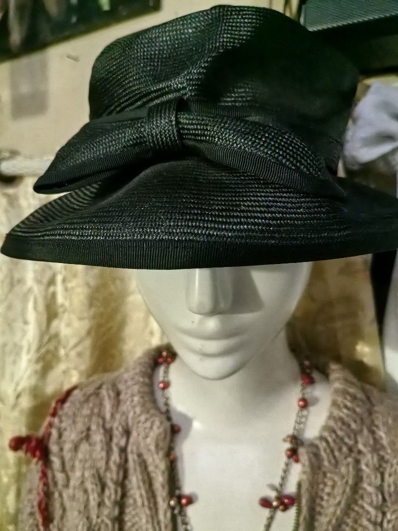 Chiyoda Chapeaux Hat (Category: Hats & Beanies) located in Manila. Submitted by luckycharm_215 (Listing ID 1464493016, Image 1). Description: New Japan.