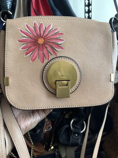 (Category: ) located in . Submitted by cb_bagz_n_bloom (Listing ID 1464358342, Image 1). Description: .