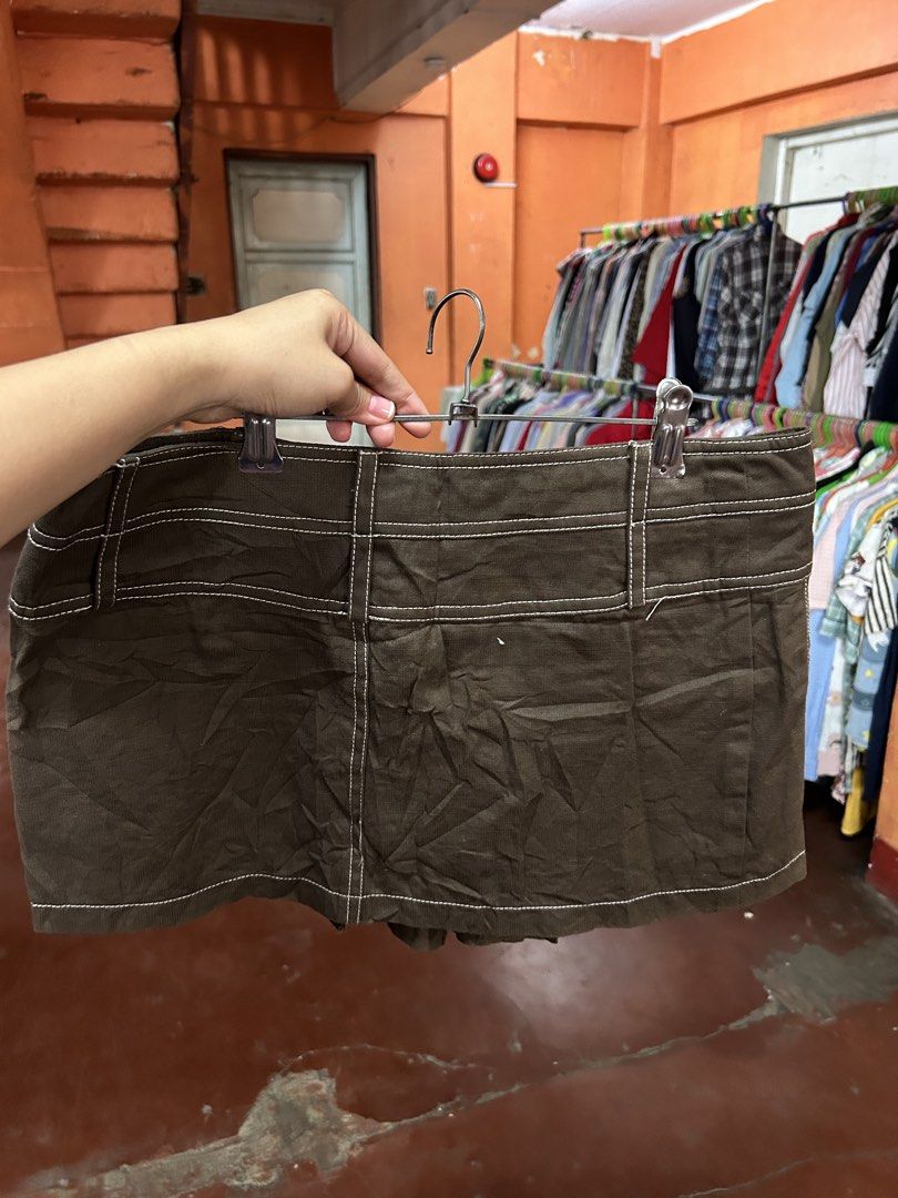 Choco brown Skirt (Category: Skirts) located in Kabankalan. Submitted by leans_closet (Listing ID 1464459757, Image 3). Description: s-m.