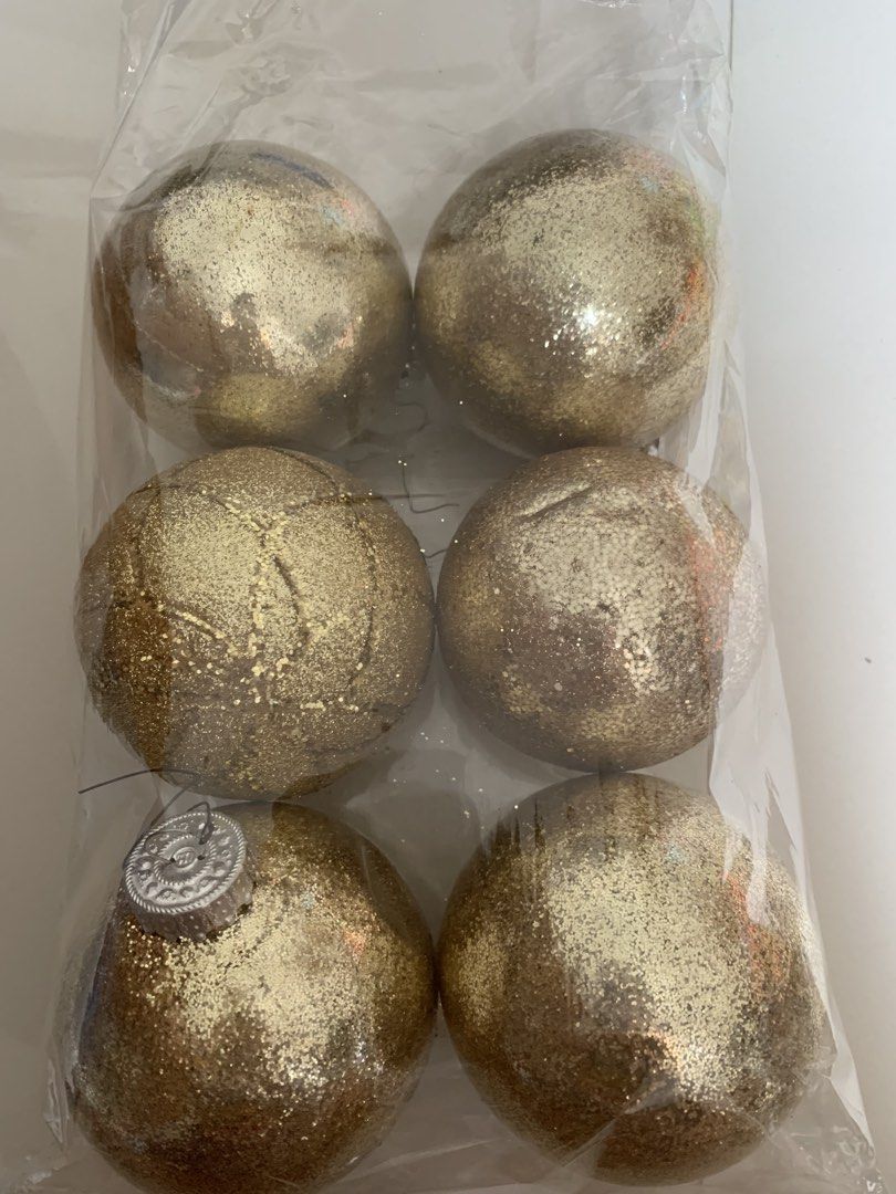 Christmas balls big 6pcs (Category: Home Improvement Tools & Accessories) located in Caloocan City. Submitted by appleblossoms07 (Listing ID 1464385448, Image 1). Description: 8cm.