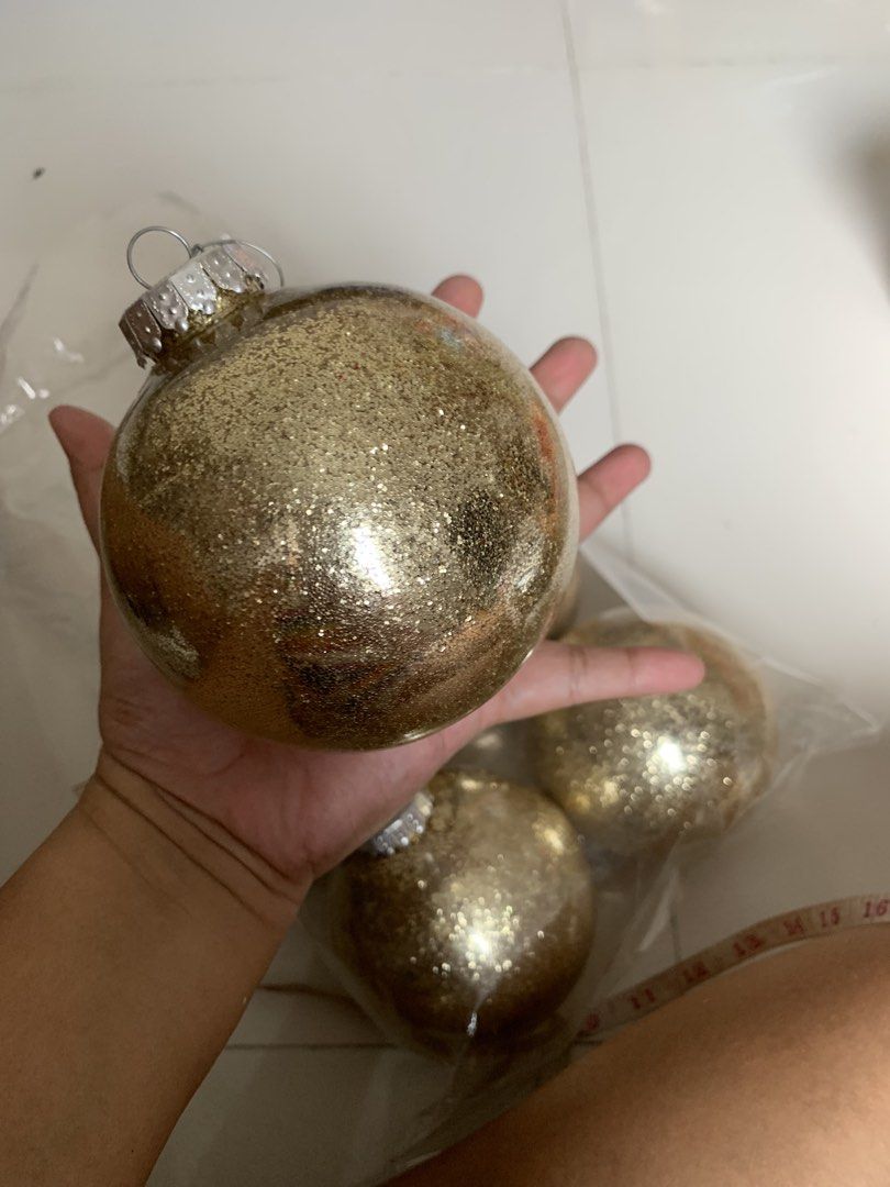 Christmas balls big 6pcs (Category: Home Improvement Tools & Accessories) located in Caloocan City. Submitted by appleblossoms07 (Listing ID 1464385448, Image 2). Description: 8cm.