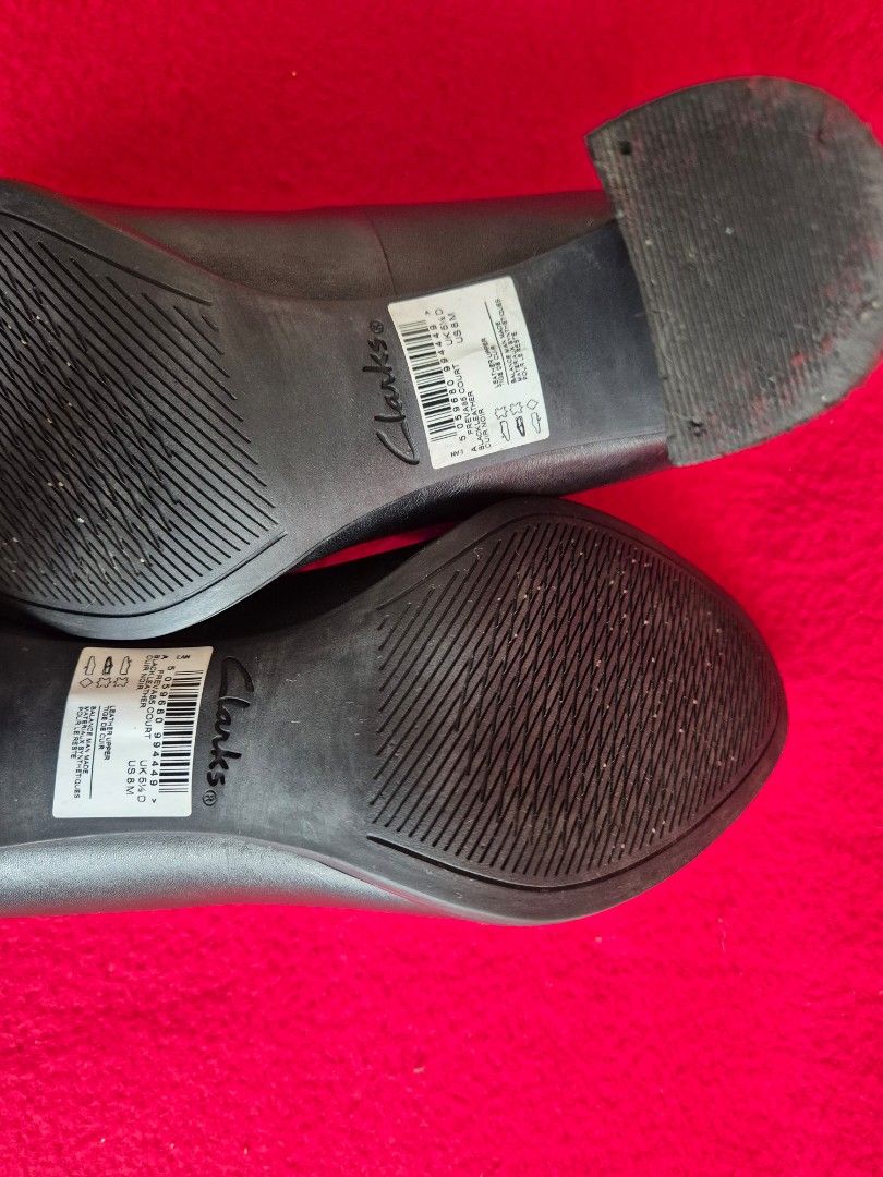Clarks Pumps size 39 (Category: Heels) located in Makati City. Submitted by maydeleo1 (Listing ID 1464384953, Image 3). Description: Clarks Freva85 Court Black Leather Pumps with Box (Size 39) Price: ₱3,000 [Worn Once] Description: Selling these classic Clarks Freva85 Court Pumps in premium black leather. Worn only once for a quick indoor event—they are in pristine, like-new condition! Perfect and extremely comfortable for office wear, business m