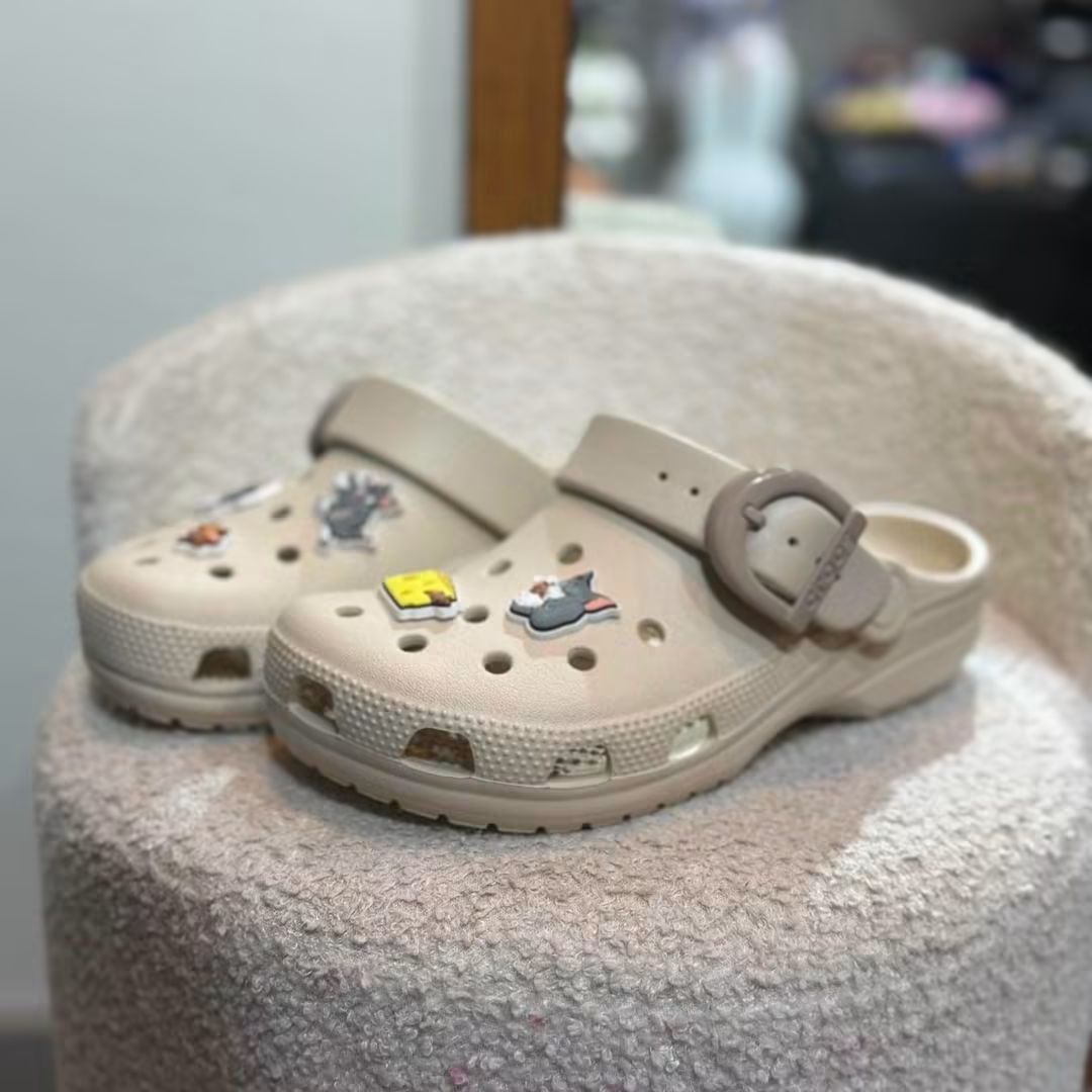 Classic Enamel Buckle Clog (Category: Shoe inserts) located in Rizal. Submitted by hiraya16 (Listing ID 1464513979, Image 1). Description: W6 W7 W8 W9 Available Onhand ready to ship J&T - Lalamove - LBC.