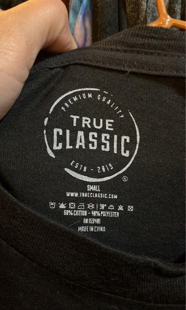 Classic Tee (Category: Tshirts & Polo Shirts ) located in Malaybalay. Submitted by marguirette (Listing ID 1464412915, Image 2). Description: Ukay Source( US Ukay Bale) Size: Small in tag.