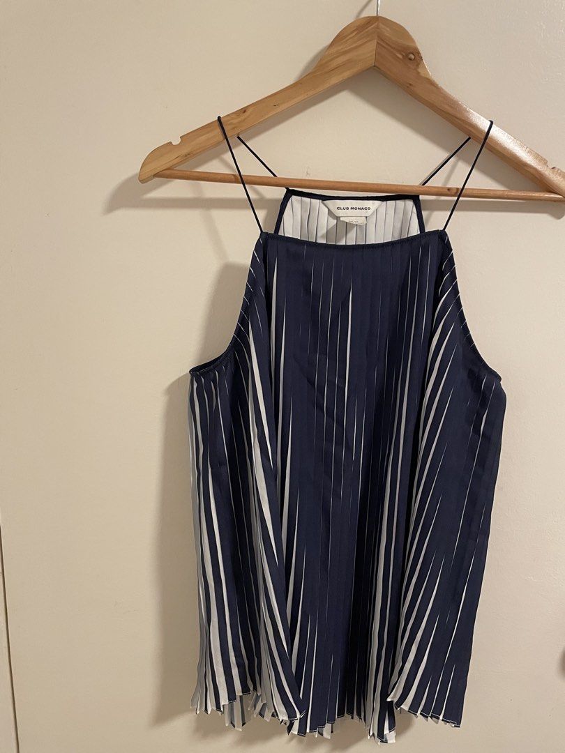 Club Monaco Halter Top (Category: Sleeveless) located in Mabalacat. Submitted by designerbrandsforless (Listing ID 1464385523, Image 2). Description: In great condition! Size:xs Best fit Medium.