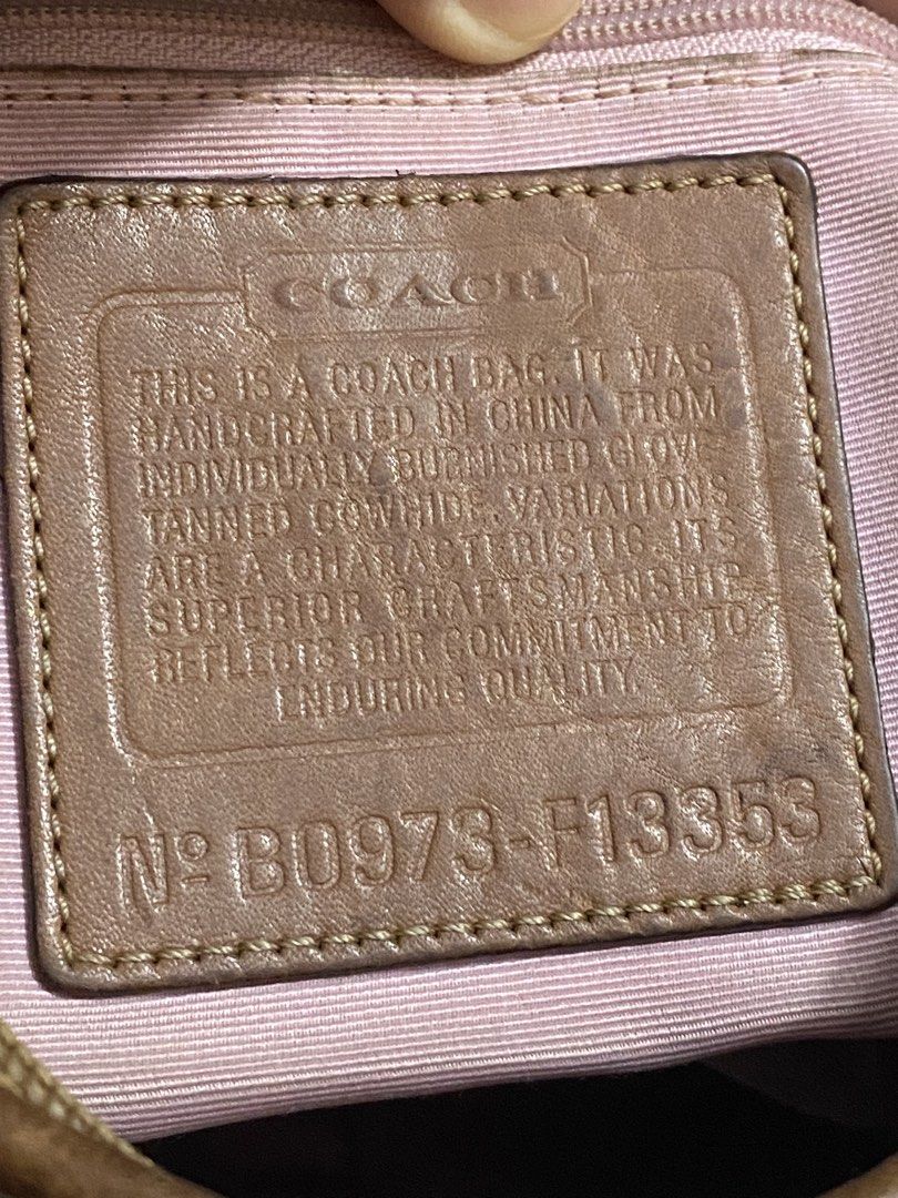Coach (Category: Luxury Bags & Wallets) located in Barili. Submitted by jenn.elyn (Listing ID 1463485264, Image 3). Description: Used coach vintage twoway bag in excellent condition .