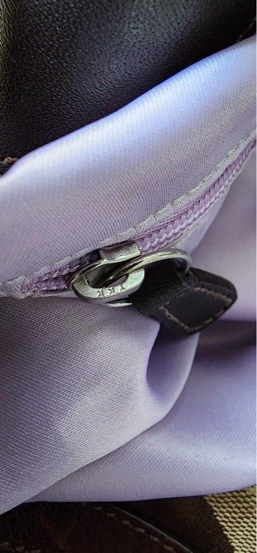 COACH (Category: Luxury Bags & Wallets) located in Koronadal. Submitted by zyxarvie (Listing ID 1464468065, Image 3). Description: Authentic No rubs Excellent condition .