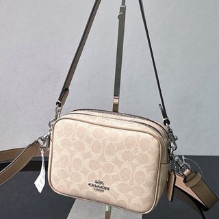 (Category: ) located in . Submitted by fancycollzstore (Listing ID 1464568378, Image 1). Description: .
