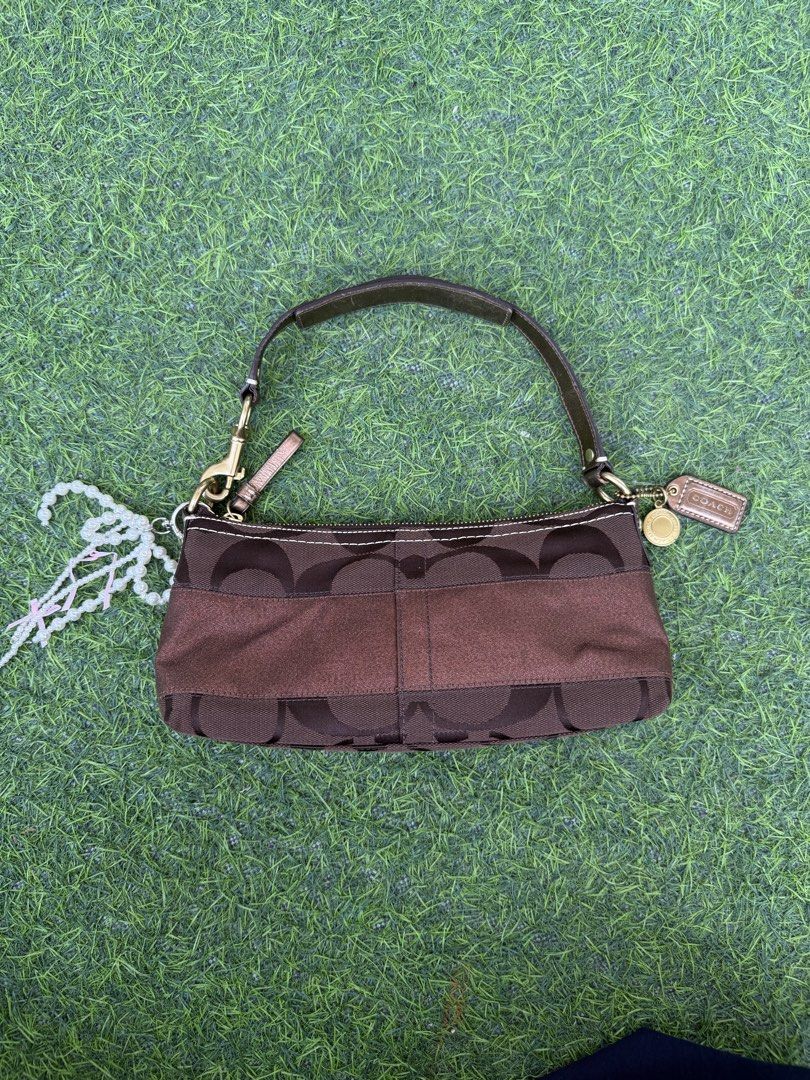 RESERVED (Category: Shoulder Bags) located in Quezon City. Submitted by p0tatooooooo (Listing ID 1464387231, Image 1). Description: .