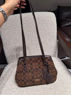 (Category: ) located in . Submitted by btdcbagtrendsdcapul.2 (Listing ID 1464501663, Image 1). Description: .