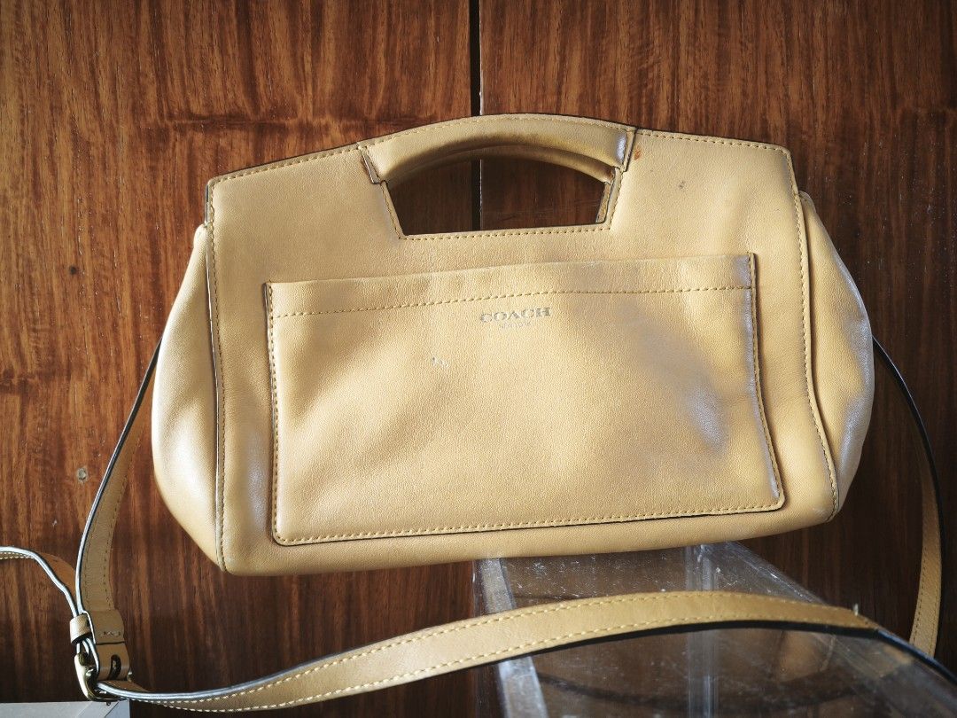 Coach Leather Handbag (Category: Luxury Bags & Wallets) located in Paranaque City. Submitted by shimmering.ph (Listing ID 1464384540, Image 2). Description: Coach sling bag Guaranteed Authentic adjustable strap no inclusion with sign of use.