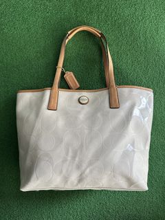 (Category: ) located in . Submitted by ahf_preloved (Listing ID 1464426545, Image 1). Description: .