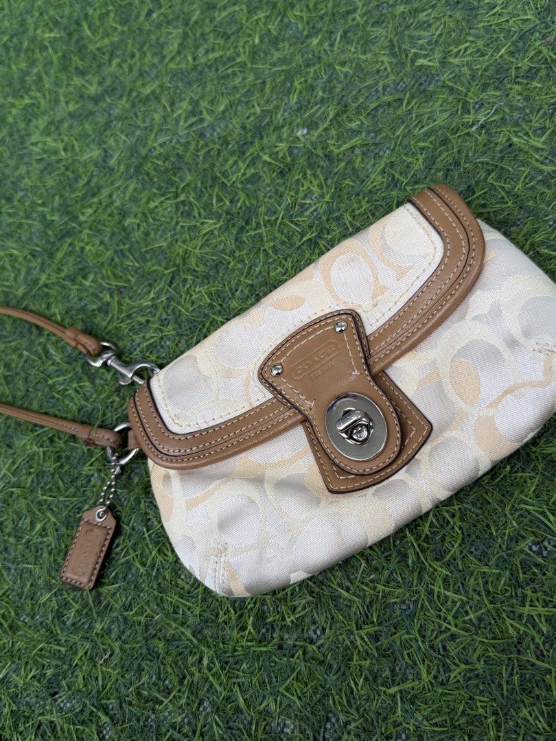 SOLD (Category: Purses & Pouches) located in Quezon City. Submitted by p0tatooooooo (Listing ID 1464387742, Image 2). Description: .