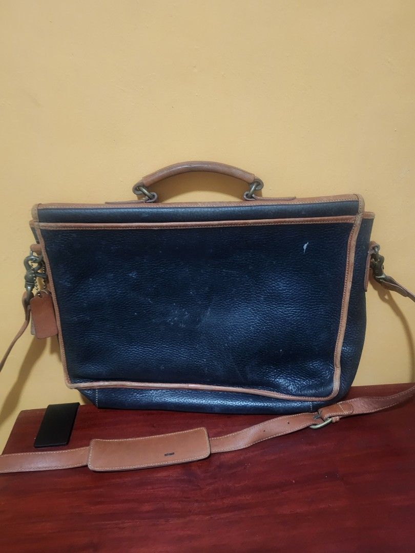 Coach Satchel (Category: Shoulder Bags) located in Tagum. Submitted by _skybagph (Listing ID 1464494819, Image 2). Description: coach vintage satchel/messenger bag negotiable✨️.