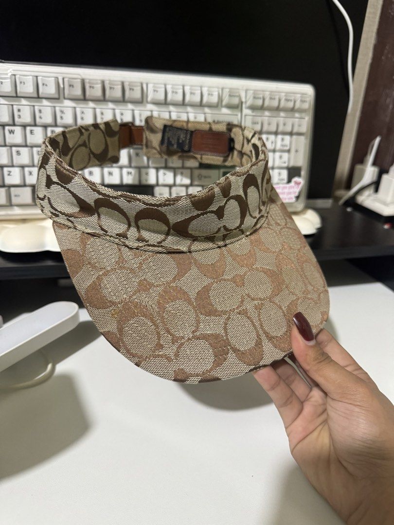 Coach Sun Visor (Category: Activewear) located in Lagawe. Submitted by favorsnflavors69115 (Listing ID 1464463153, Image 1). Description: .