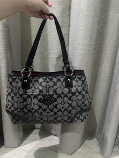 (Category: ) located in . Submitted by shopwithliyaa (Listing ID 1444808564, Image 1). Description: .