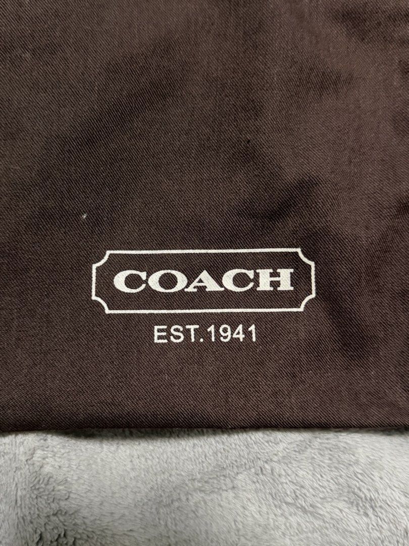 Coach Vintage Original Dust Bag (Category: Shoulder Bags) located in Baguio. Submitted by _herarchives (Listing ID 1464534744, Image 2). Description: Minor Issue: Broken stitch at the lower bottom left. .