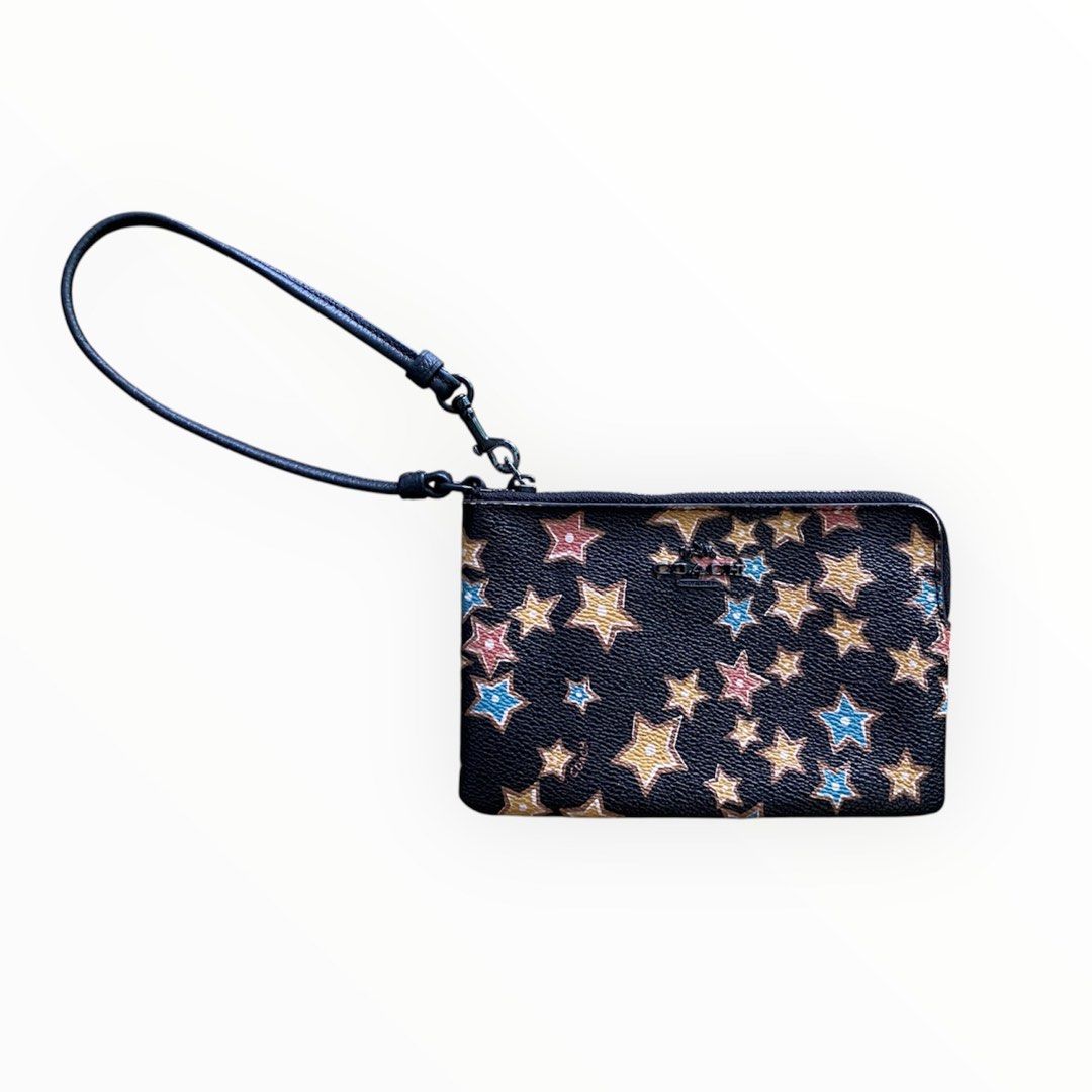 Coach Wrislet (Category: Luxury Bags & Wallets) located in Davao. Submitted by workmensph (Listing ID 1462105331, Image 1). Description: Very Good Condition .
