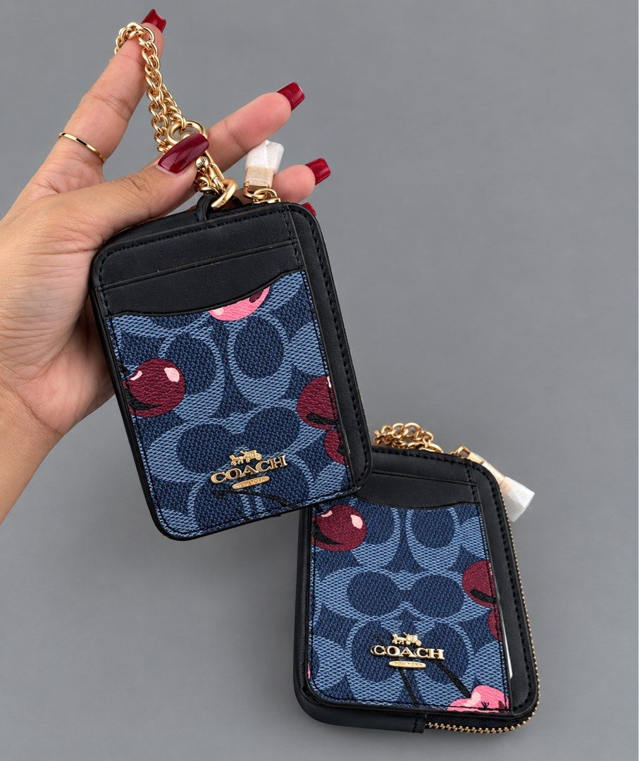 Coach Zip Card Case Wallet (Category: Wallets & Card holders) located in Binan City. Submitted by pinkykeenshop (Listing ID 1464555489, Image 1). Description: .