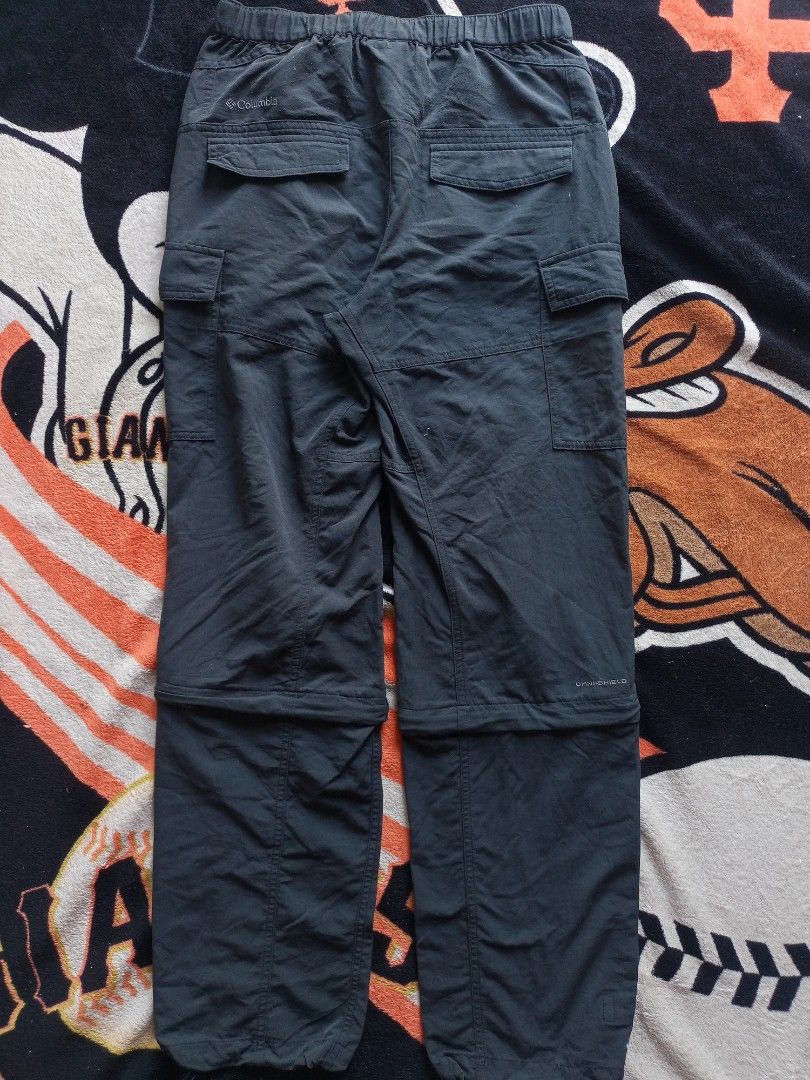 Columbia Convertible Belted Pants (Category: Trousers) located in Castilla. Submitted by stignapamorma (Listing ID 1464459479, Image 2). Description: Convertible Belted Pants ( Thrifted ) Size - 27-32x40 Condition - Excellent Color Rate - 9/10 Issue - None Price - 650+SF.