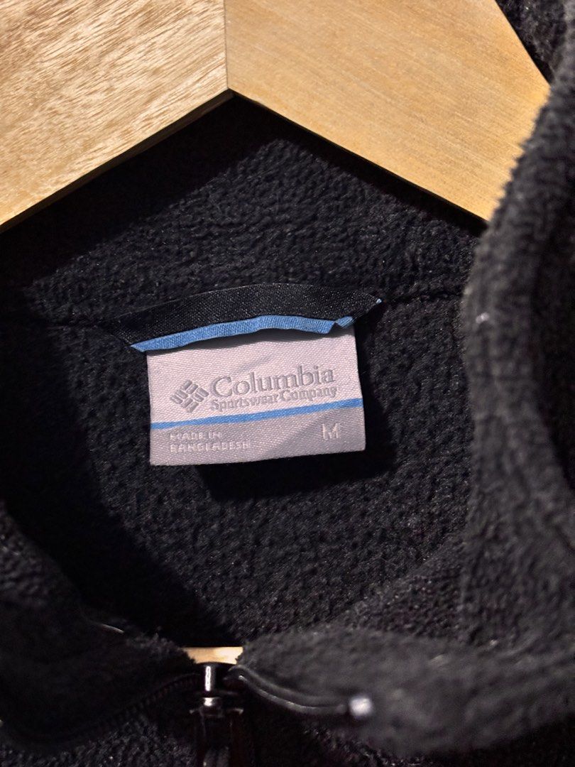 Columbia Full Zip Fleece Jacket - Solid Black (Men's Size M) (Category: Coats, Jackets and Outerwear) located in Manila. Submitted by friedcrispybacon (Listing ID 1464434864, Image 3). Description: 9.5/10 Good condition just need cleaning L28 inch W22x2 inch Location: Dagupan City, Pangasinan • Local meet-up (nearby areas) Shipping Options: • J&T Express - Preferred (Payment First) • Lalamove COD - Preferred (Depends on the area • LBC Express (CO
