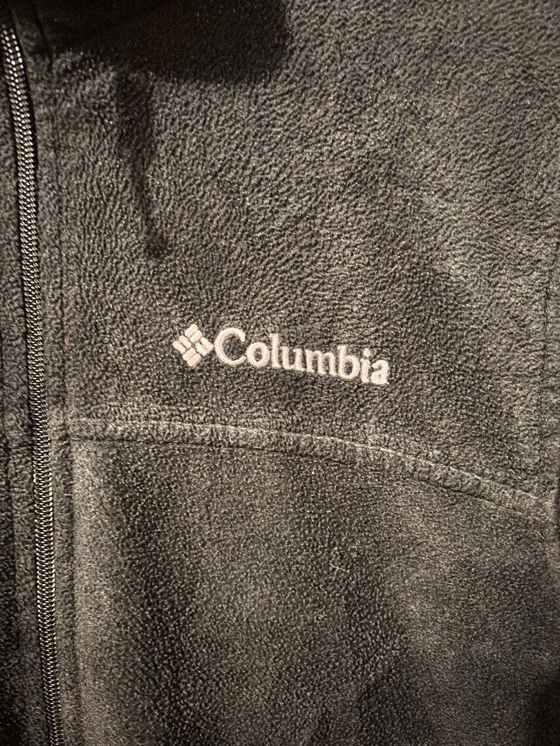 Columbia Full Zip Fleece Jacket - Solid Black (Men's Size M) (Category: Coats, Jackets and Outerwear) located in Manila. Submitted by friedcrispybacon (Listing ID 1464434864, Image 2). Description: 9.5/10 Good condition just need cleaning L28 inch W22x2 inch Location: Dagupan City, Pangasinan • Local meet-up (nearby areas) Shipping Options: • J&T Express - Preferred (Payment First) • Lalamove COD - Preferred (Depends on the area • LBC Express (CO