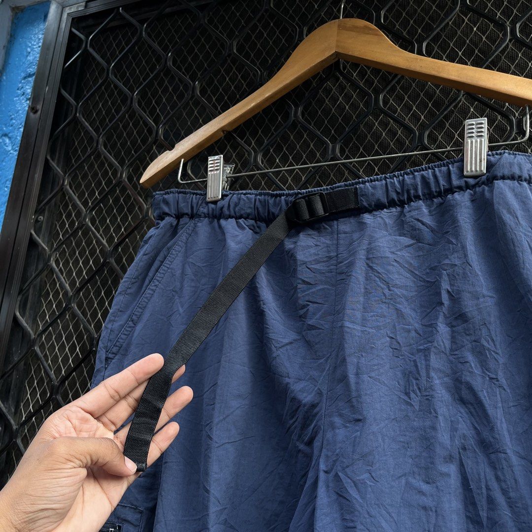 Columbia nylon cargo short (Category: Activewear) located in Taguig. Submitted by scoutandloots (Listing ID 1464446489, Image 2). Description: Columbia nylon cargo short • Size: M womens fits L • waistline: 15” scratchable • length: 16.5” • leg opening: 13”.