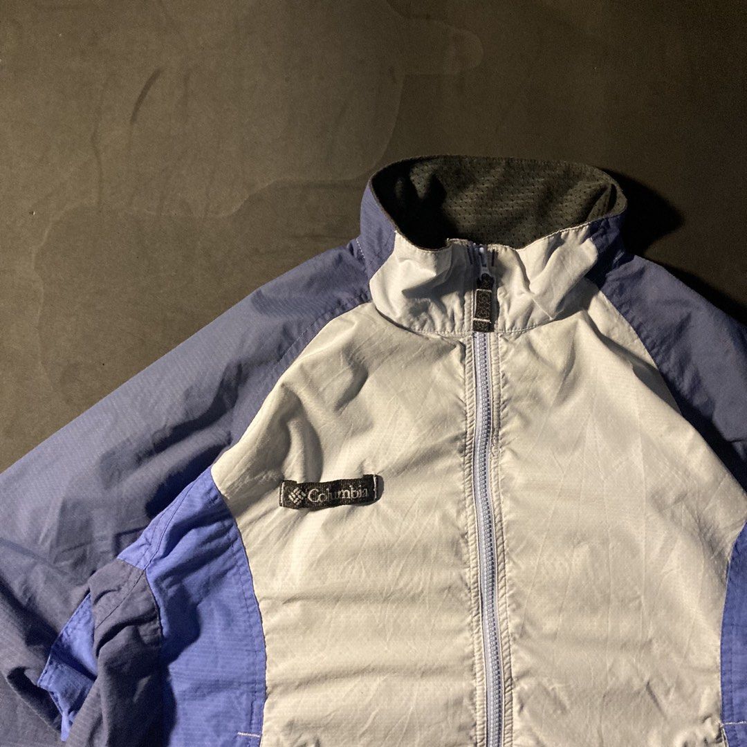 COLUMBIA PACKABLE WINDBREAKER (Category: Coats, Jackets and Outerwear) located in San Pablo. Submitted by 3tresfinds (Listing ID 1464488049, Image 2). Description: .