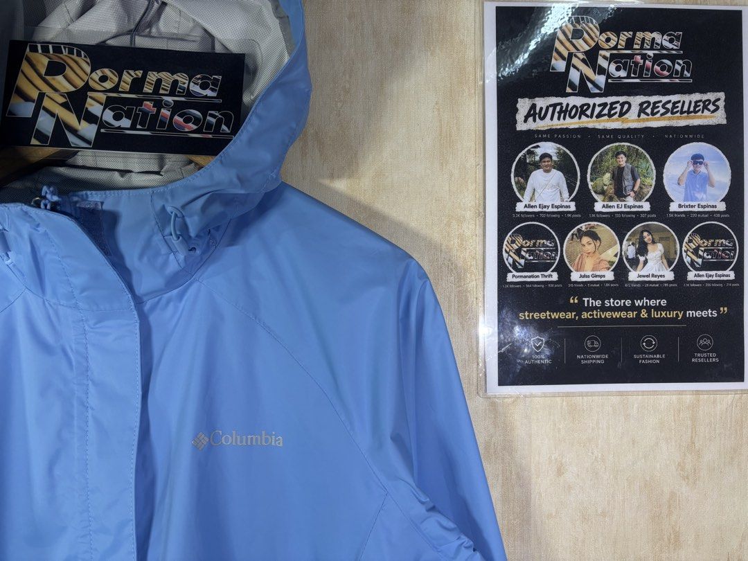 COLUMBIA WOMENS ARCADIA II RAIN JACKET (Category: Coats, Jackets and Outerwear) located in Cabuyao City. Submitted by pormanation-thrift-store (Listing ID 1464371758, Image 3). Description: COLUMBIA WOMENS ARCADIA II RAIN JACKET Condition: LIKE NEW Color rate: 10/10 (PWEDE SA MASELAN) Size: MEDIUM Dimes: 21”Wx26.5”L Issue: NONE‼️ Price: 2200.