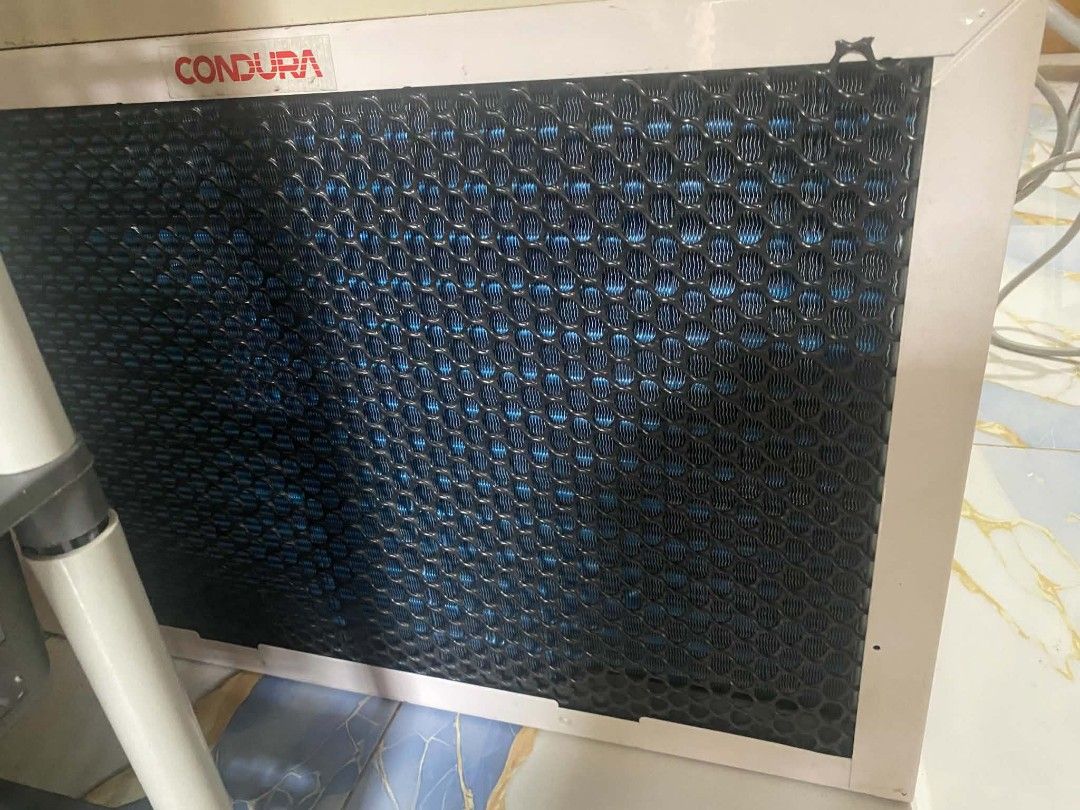 Condura Window Type Aircon (Category: Air Conditioning and Heating) located in Manila. Submitted by jov2424 (Listing ID 1464376522, Image 3). Description: - Condura window type aircon - Excellent cooling performance for rooms - Simple manual knob operation - Fully functional with minor signs of wear 1.5hp .