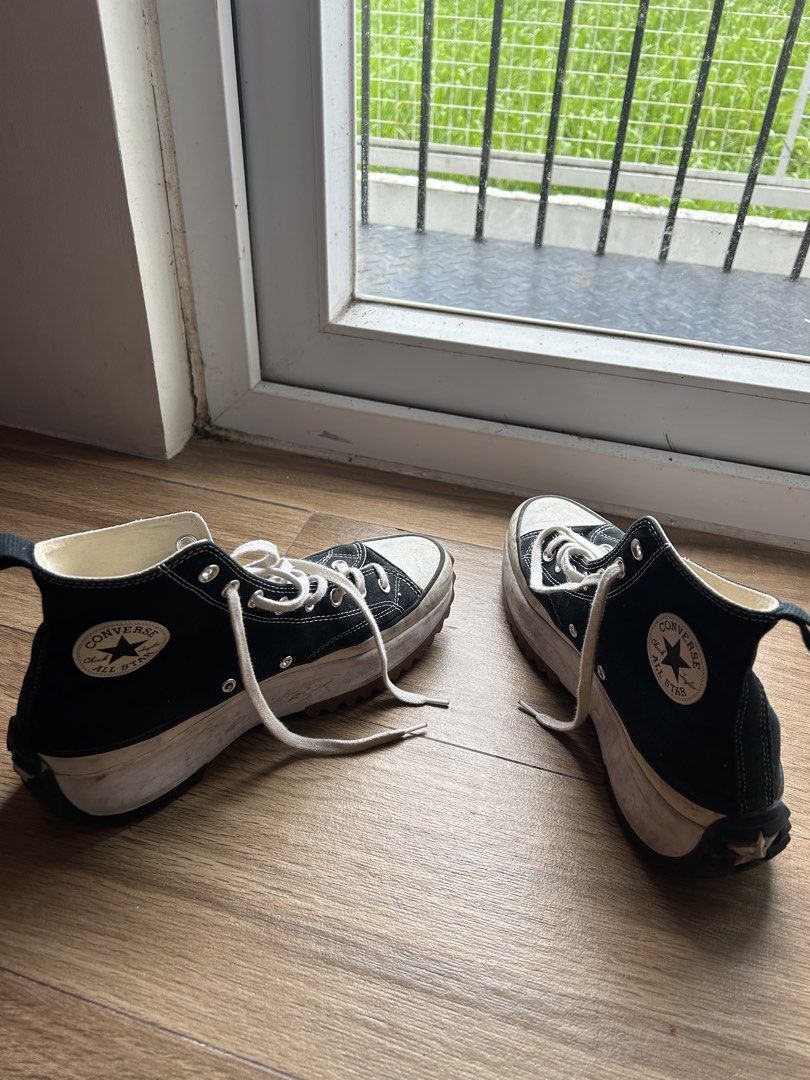 Converse Run Star Hike US10 (Category: Casual Shoes) located in Paranaque City. Submitted by streyger (Listing ID 1464384741, Image 2). Description: Converse Run Star Hike US10 (fits 10.5 well) 1,700Php slightly negotiable Used 4x Pre-loved Cleaning of sole on request of buyer Gusto ng iba na medyo madumi sole ng chucks 🙏.
