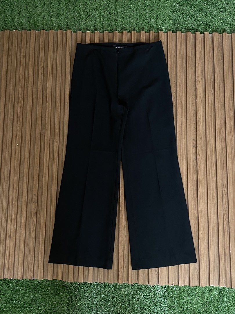 COP COPINE - BOOTCUT TROUSERS (Category: Other Bottoms) located in Bacolod City. Submitted by timelessbyjosh (Listing ID 1464438599, Image 1). Description: BEST FOR CASUAL & FORMAL OUTFITS SIZE : ACTUAL COLOR : BLACK COLOR RATE : 10 OUT OF 10 CONDITION : NEAR NEW MATERIAL : 55 % POLYESTER , 30 % VISCOSE & 5 % LYCRA MADE IN : CHINA FLAWS : NONE DIMENSIONS WAIST - 26 TO 31 ( ADJUSTABLE / GARTERIZE ) LENGTH - 33 THIGH - 10 LEG OPENING - 9. 5 MEASURE