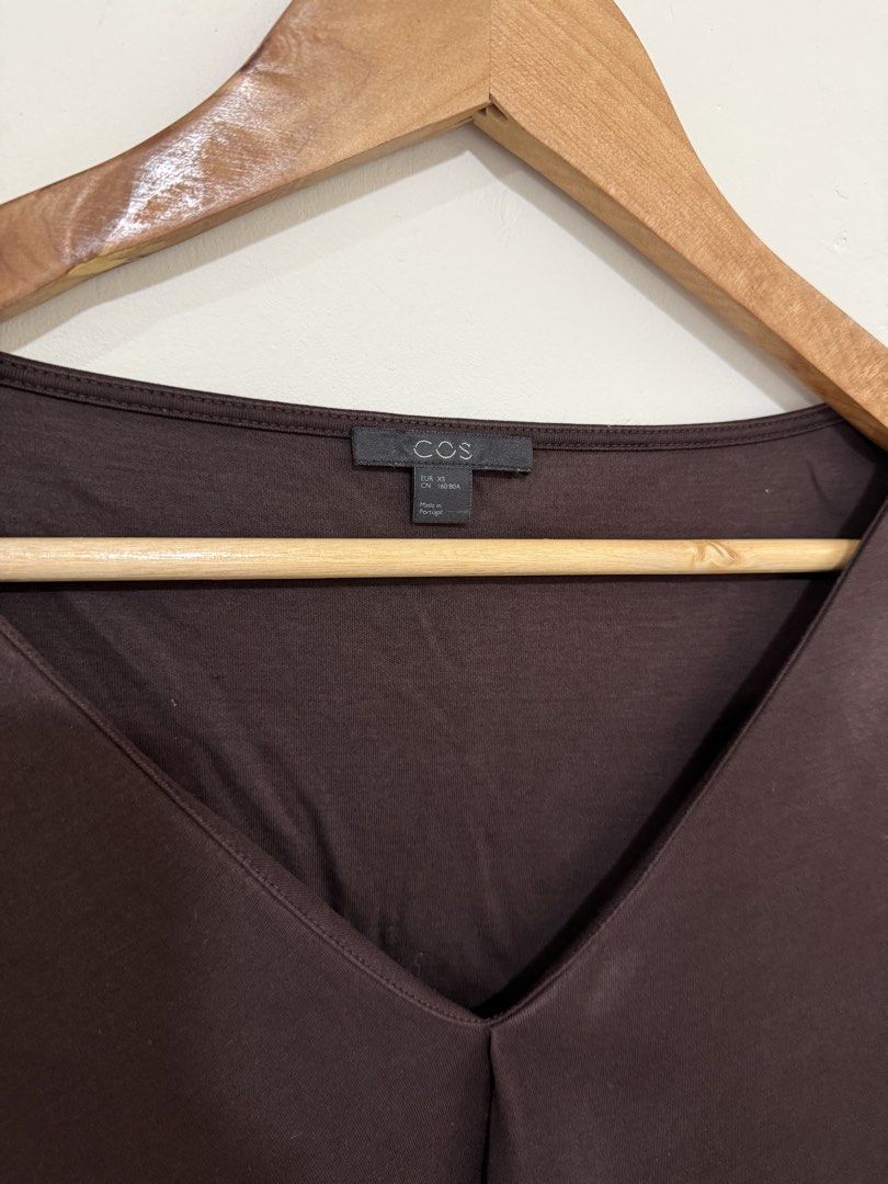 Cos Brown Blouse (Category: Blouses) located in Manila. Submitted by morningthrifters (Listing ID 1464461758, Image 3). Description: Cos Brown Blouse s on tag but can fits medium also Nice in actual Very chic .