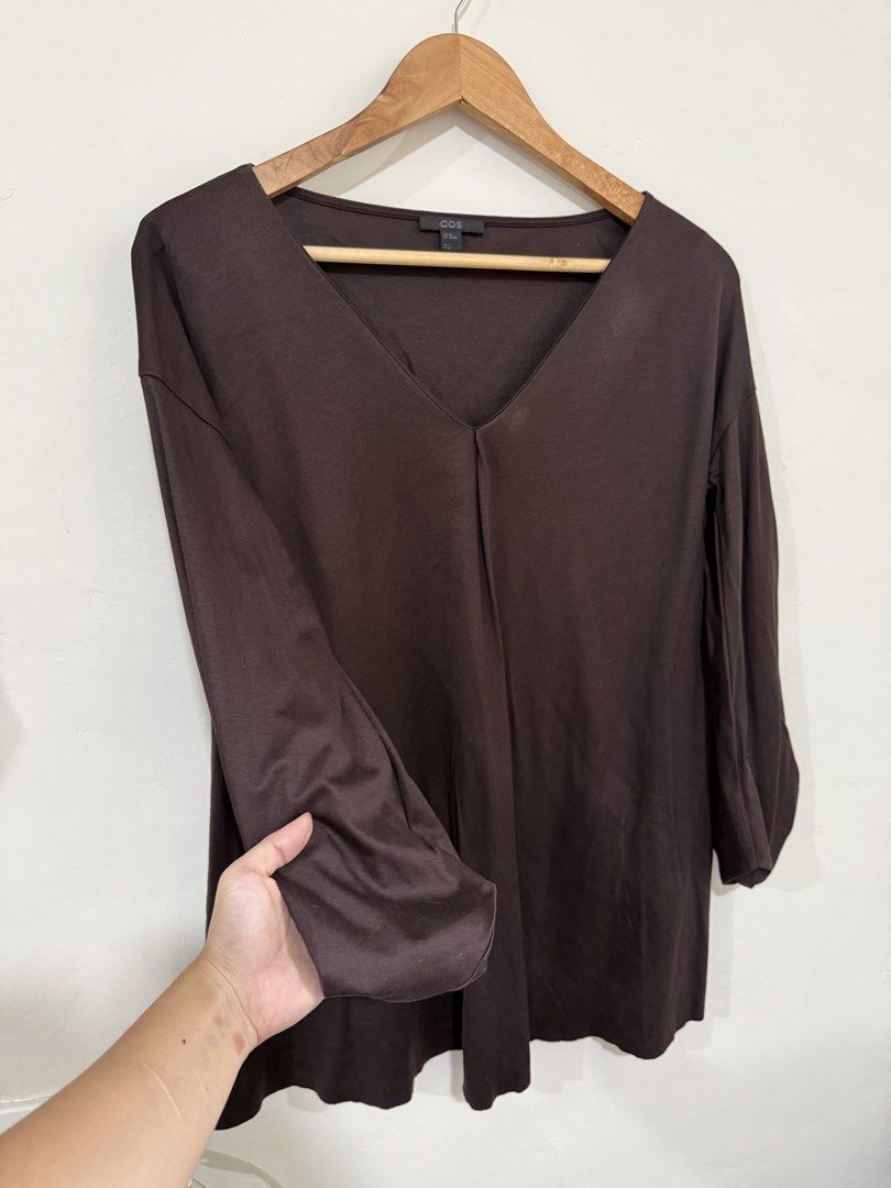 Cos Brown Blouse (Category: Blouses) located in Manila. Submitted by morningthrifters (Listing ID 1464461758, Image 2). Description: Cos Brown Blouse s on tag but can fits medium also Nice in actual Very chic .