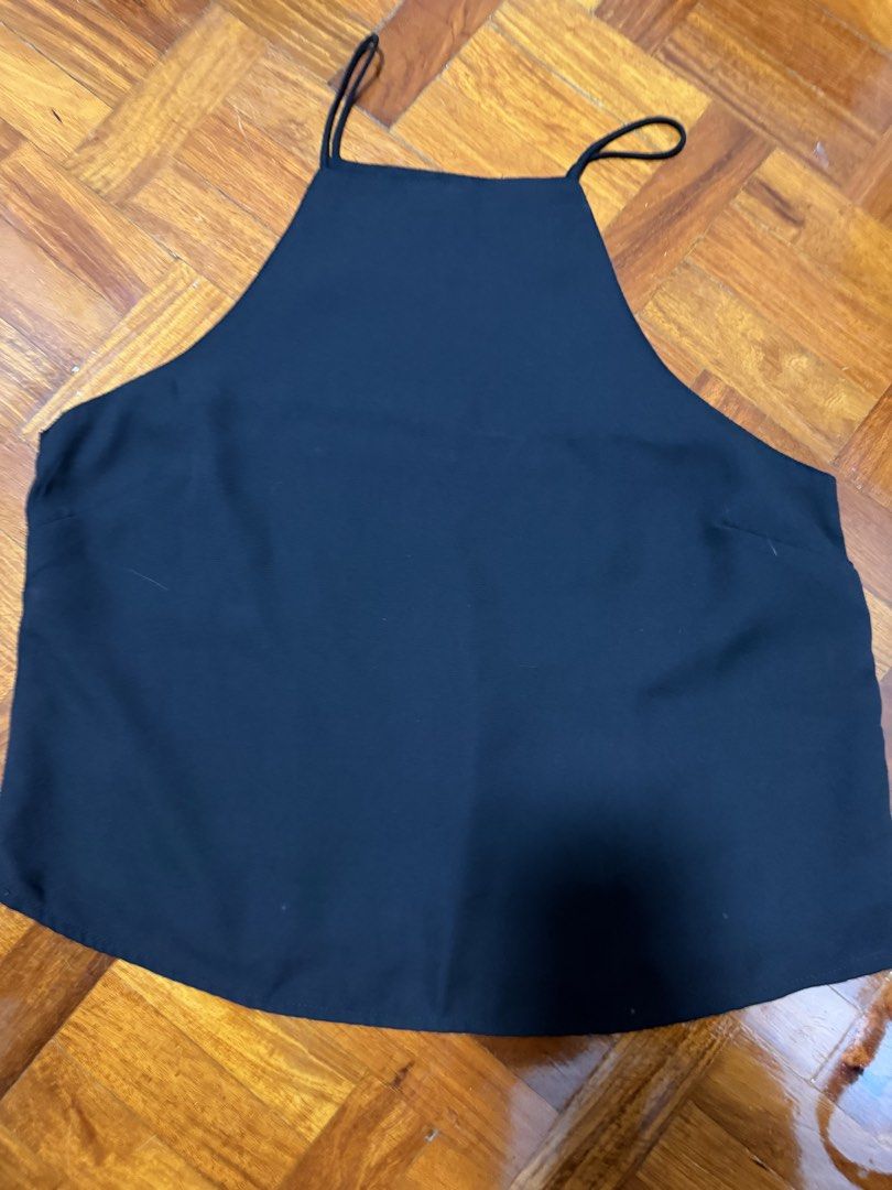 Cotton On Top XS (Category: Sleeveless) located in Paranaque City. Submitted by ferrewr (Listing ID 1464460514, Image 1). Description: - Brand: Cotton On - Color: Black - Size: XS - Features: Simple, versatile, great for layering or wearing alone - Styling: Easy to pair with any outfit - Condition: Please check photos for details.