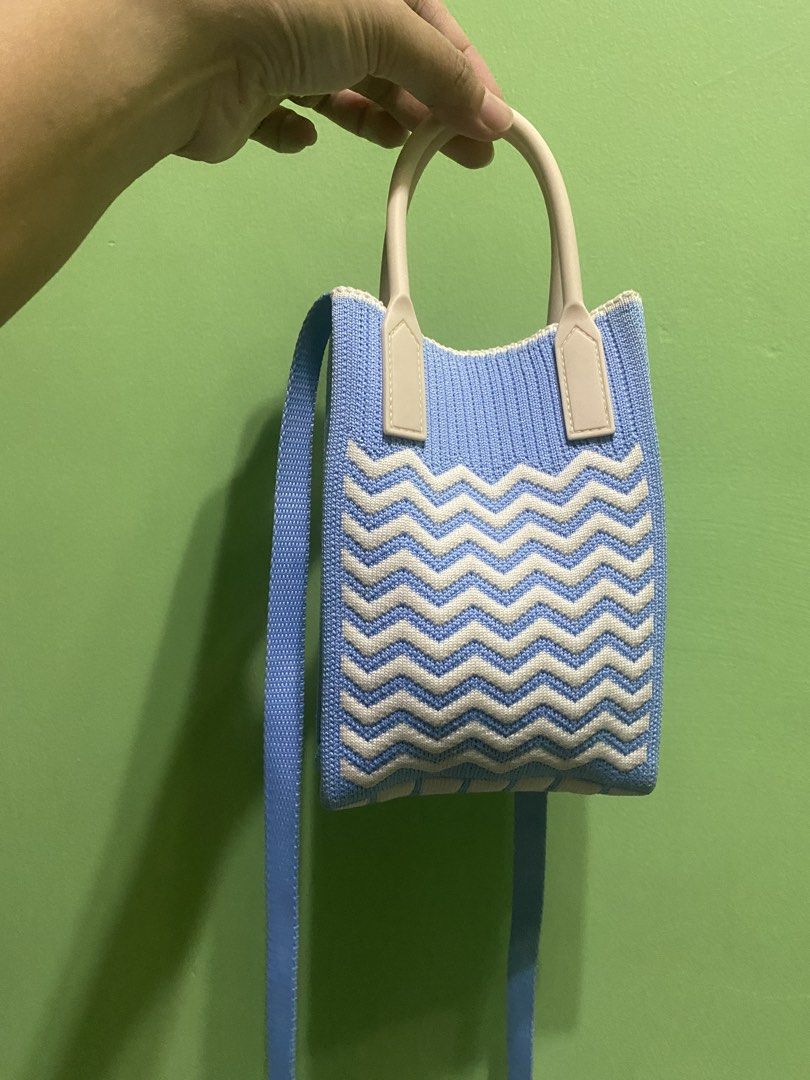 Cp Sling Mini Bag Blue Creme (Category: Cross-body Bags) located in Antipolo. Submitted by marcoandpaolomerchandise (Listing ID 1464481018, Image 3). Description: Preloved Good Condition Need ng wash due to storage. Naalikabukan lang ng konti Location: Pagrai Antipolo ,Nagshi Ship po ako NationWide Pwede J&T or Lalamove Pick Up Please po , HUWAG po mag offer kung hindi sure buyer , kase once nag Offer kayo nahingi ng Review si Carousell sa Accoun
