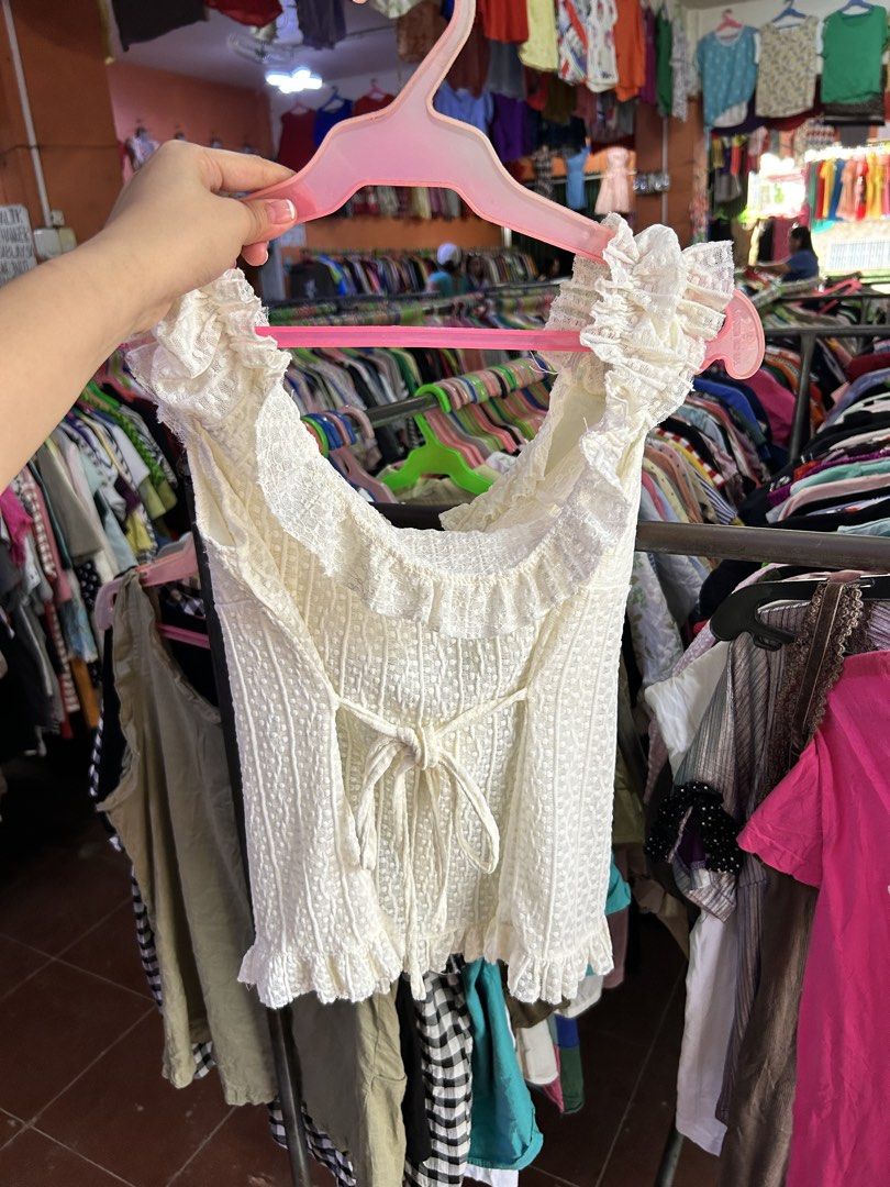 Cream Blouse (Category: Blouses) located in Kabankalan. Submitted by leans_closet (Listing ID 1464461586, Image 3). Description: s-m.