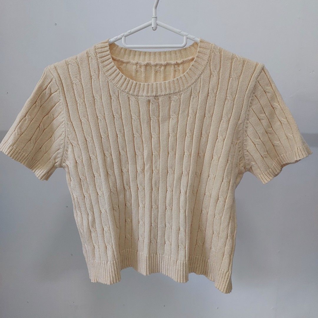 Cable Knit Top (Category: Blouses) located in Manila. Submitted by josta004 (Listing ID 1464401763, Image 1). Description: - cropped light yellow cable knit top - soft and comfortable material - perfect for a casual outfit RFS : decluttering.
