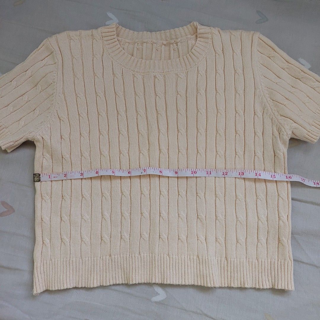 Cable Knit Top (Category: Blouses) located in Manila. Submitted by josta004 (Listing ID 1464401763, Image 2). Description: - cropped light yellow cable knit top - soft and comfortable material - perfect for a casual outfit RFS : decluttering.