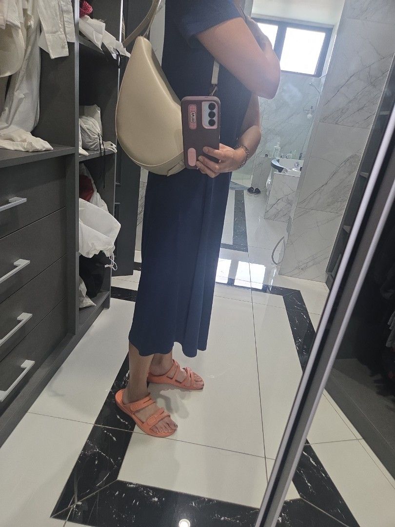 Cream Shoulder Bag with Beaded Strap (Category: Shoulder Bags) located in San Juan City. Submitted by wisedolphin_5a645c (Listing ID 1464375688, Image 2). Description: - Brand: Zara - Chic cream-colored shoulder bag - Features a unique, eye-catching beaded strap - Interior zippered pocket for secure storage - Adjustable strap for comfortable wear - Interior is clean and well-maintained - slightly used, in good condition, with little spec of ink a